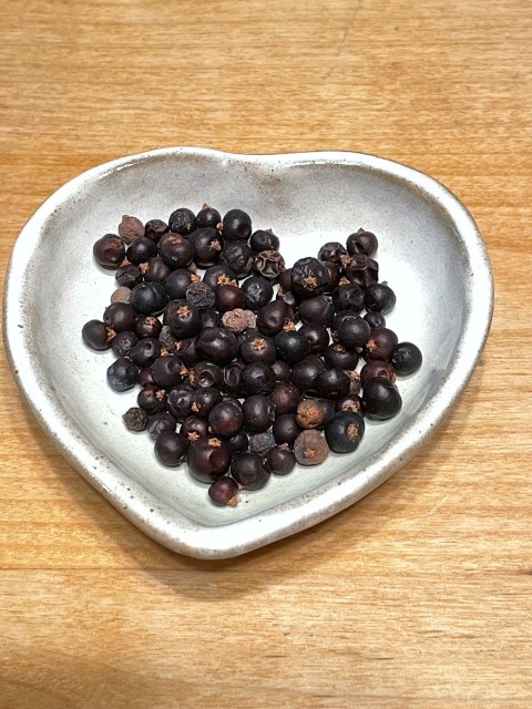 ジュニパーの球果